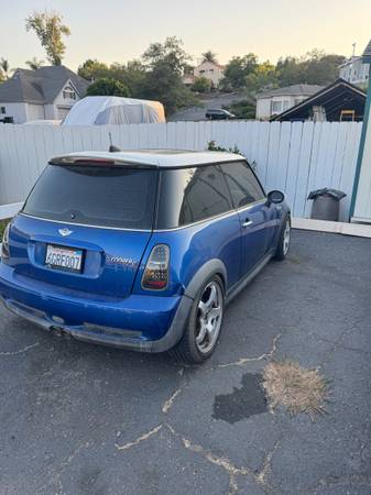 2005 Mini Cooper S - $6,200 (Vista)63470064594433122