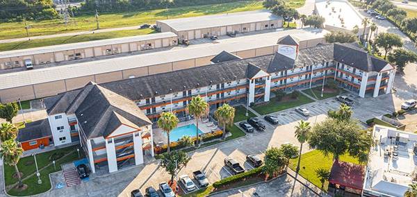 Housekeeping, Flat Screen TVs, Free Parking 1