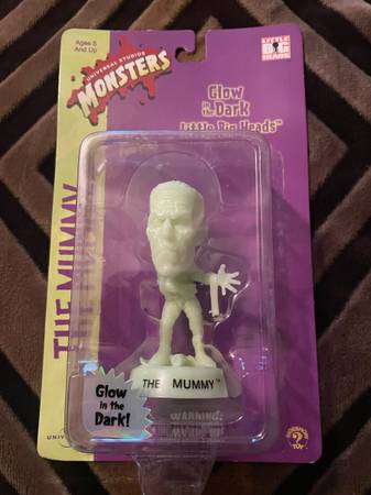 UNIVERSAL STUDIOS GLOW IN THE DARK LITTLE BIG HEADS MONSTERS - $300 (Friendsville)63470661204865123