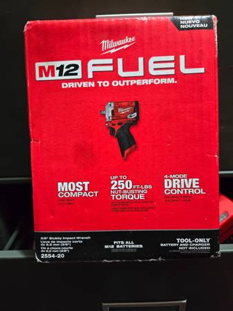 Milwaukee M12 impact 1