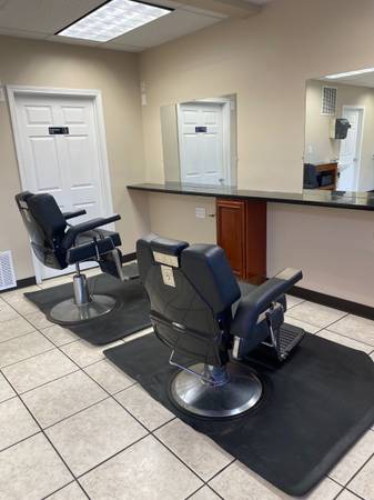 $1,150 / 800ft2 - Office - barbershop for lease (Mattydale NY)63982835425154122