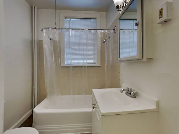 $2,095 Charming Unit by Lake Merritt! 1 Month Free & Dining at Your Doorstep! (oakland lake merritt / grand)64030487188482124