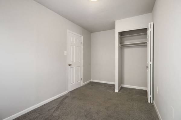 $1,410 / 1br - En Lochearn, 1bd 1ba, Patio/Balcón (6810 Lantern Hill Dr, Lochearn, MD)63694554489345121