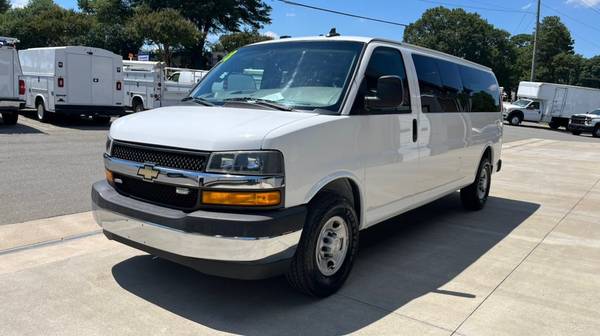2018 Chevrolet Express Passenger - Photo 4