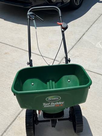 Lawn spreader 1
