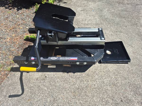 5th Wheel Hitch Automatic Sliding PullRite Superglide 1