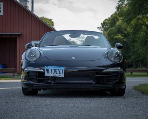 2014 Porsche 911 Carrera — 72.000 millas. - 49.000 $ (Kent)63470785431041123