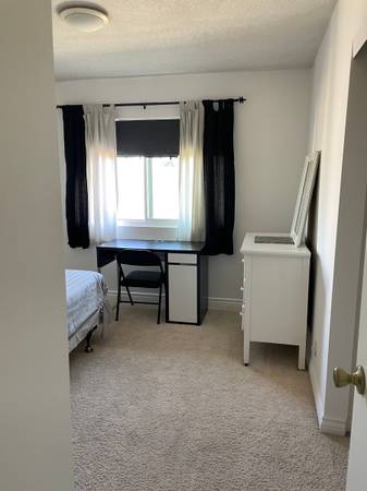 $1,200 / 2br - 144ft2 - One or Two VIEW Rooms 4 RENT- NOW by Lake-ALL UTIL INC -63668287327875121