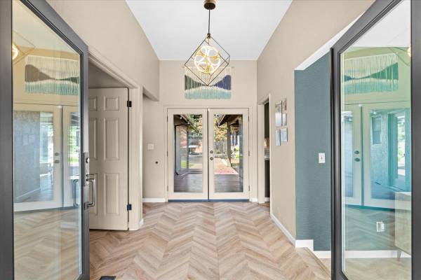 $695,000 / 3br - 2263ft2 - 3213 Lakeshore Ct, Modesto - FOR SALE (Modesto)63654930439681121