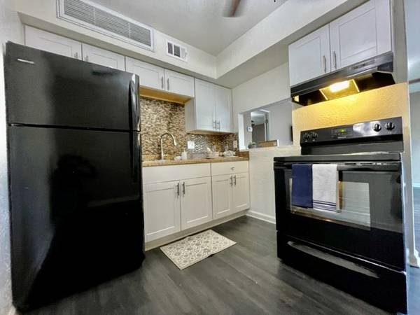 $1,395 / 1br - ¡AHORA DISPONIBLE! REMOD 1 BD 1 BTH - AIRE ACONDICIONADO NUEVO (Cathedral City, Palm Springs)63686264798977123