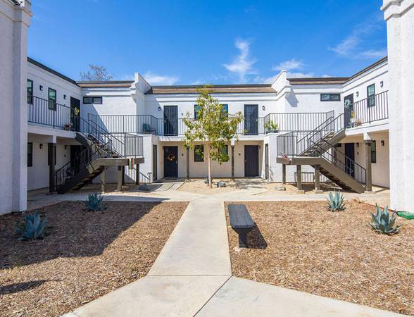 $2,895 / 2br - FREE MONTH + New Outdoor Lounge, Newly Remodeled Interiors + 2 Bed (Poway)63866049645697123