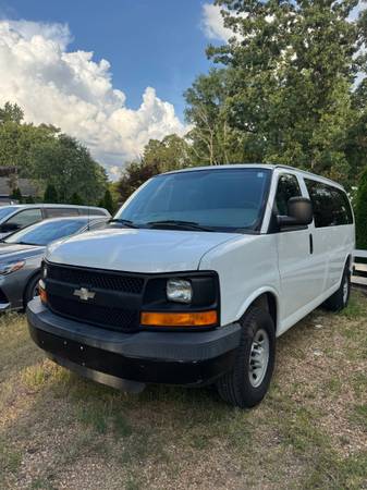2008 CHEVROLET PASSENGER EXPRESS LT 2500 - $12,50063622014961409122