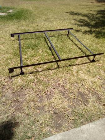 Bedframe 1