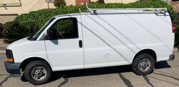 2017 GMC Savana 2500 3DR Furgón 4.8L (Chevrolet Express) *EXCELENTE PRECIO* - $6,900 (oakland hills / mills)63613228889347121