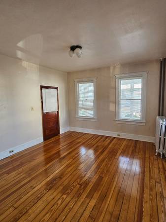 $1,700 / 1br - 900ft2 - Large, sunny, quiet apartment in Milltown (Milltown)63676345570819122