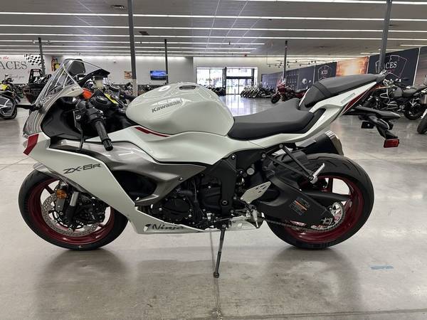 2025 Kawasaki Ninja ZX-6R SKU:31324 Horizontal In-line 636