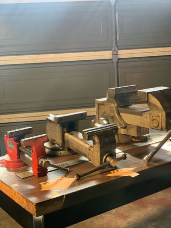 bench vise - 3 available 1