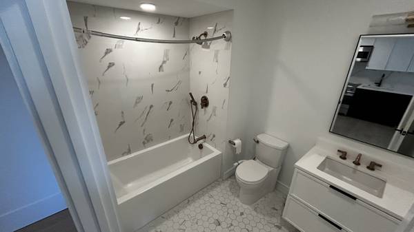 $2,725 Luxury Studio-River Views, HighEnd Finishes, Amazing Amenities! NO FEE (Brighton)63996691097987122