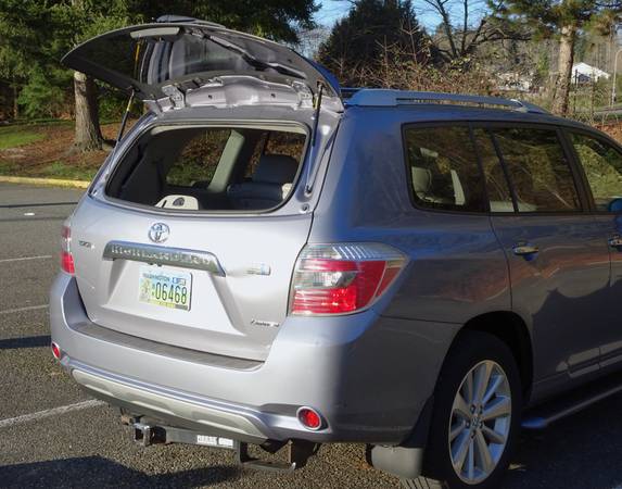 2009 Toyota Highlander Hybrid Limited AWD - $8,400 (Auburn)63473707079299122
