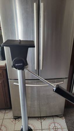 Sony tripod 1