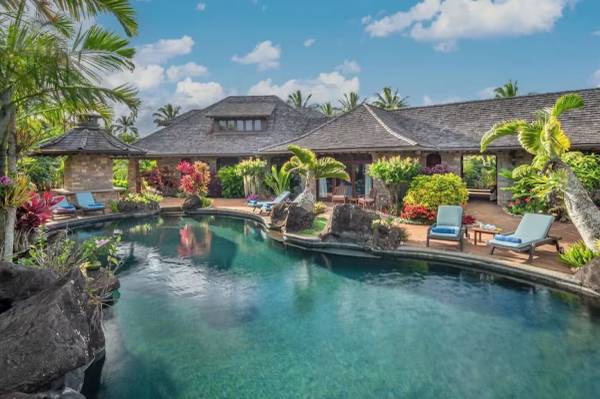 $1 / 5br - Stunning, expansive home with pool, jacuzzi, waterfall and ocean views (Kilauea)63939662533250124