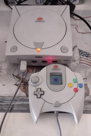 Sega Dreamcast Complete Bundle - Console, Controller, Memory and Cords 1
