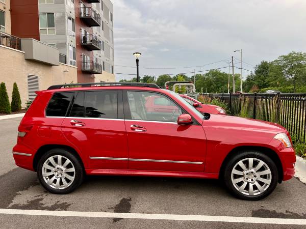 2011 Mercedes Benz GLK 350 4Matic Original Owner - $6,800 (Arlington Heights)63618850009731124
