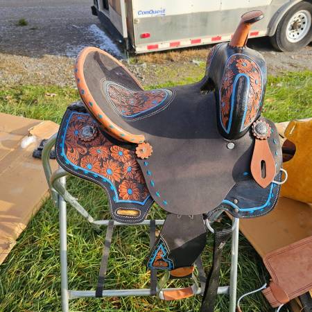 13" Wild O West barrel saddle 1
