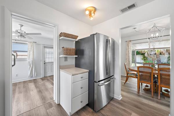 $399,999 / 3br - 1368ft2 - ¡Recién listado! Encantadora casa en Stuart (Stuart)63799984221825124