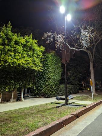 Portable battery powered lights - high power - for rent 1