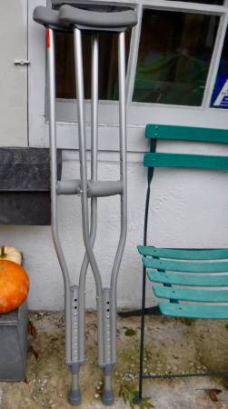 Crutches Medi Choice Aluminum Crutches Adult 5' 2"- 5' 10" 1