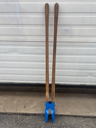 Manual Post Hole Digger 1