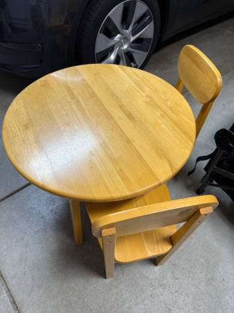 Solid Wood Toddler Table & Chairs 1