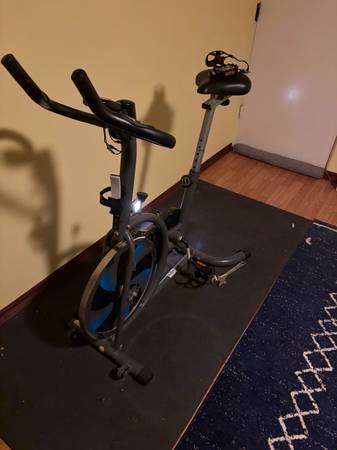 BROKEN Free Progear Stationary Bike 1