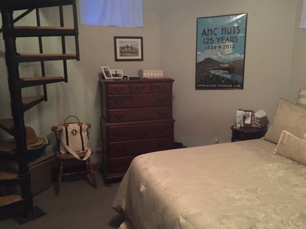 $2,100 / 1br - 750ft2 - 1br - Furnished 1-bedroom 2-level apt available for rent mid-October (Winter Hill / Somerville)63690755697665123