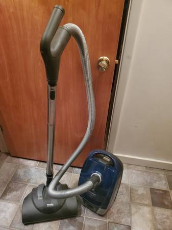 Miele Compact C2 Vacuum 1