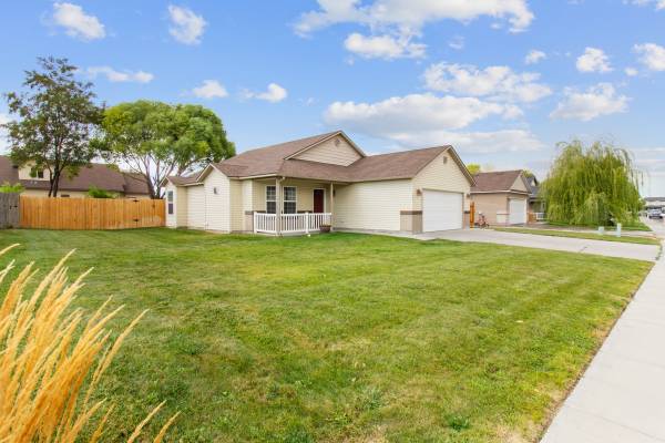 $1,750 / 3br - 1350ft2 - 3 Bed 2 Bath Home for Rent (Kimberly)63963189393282121