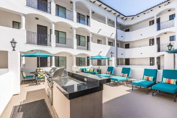 $3,985 / 3br - 1236ft2 - Doble Lavabo en Baño(s), Encimeras - Cuarzo (Sherman Oaks)63701054139521121