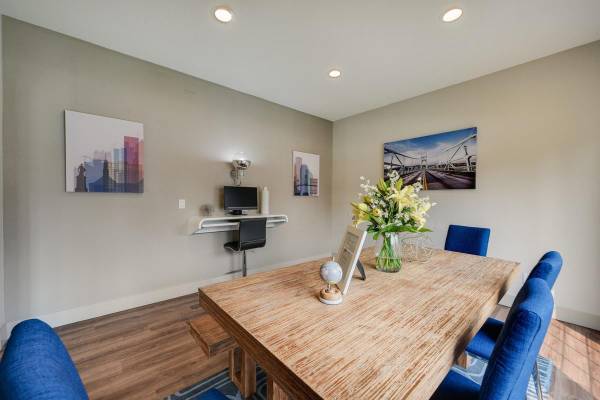 $1,475 / 1br - 725ft2 - Reserved Covered Parking, 24-Hour Fitness Center, Dishwasher (Walnut Grove)63777362985347123