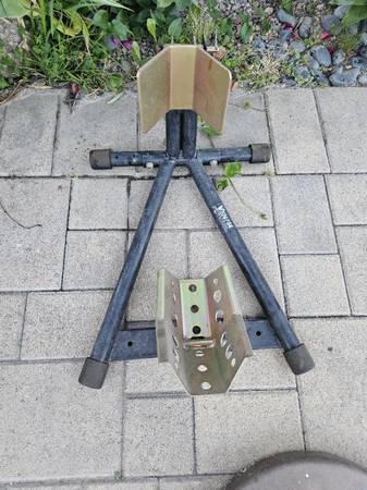 Venom Motorcycle Wheel Chock - Heavy Duty - costs 160 new 1