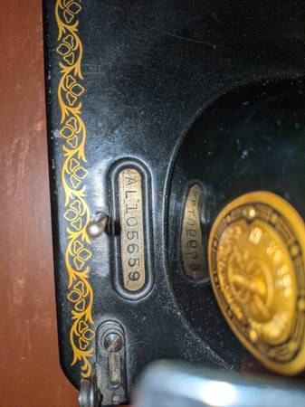 Singer 15-91 Sewing Machine 1