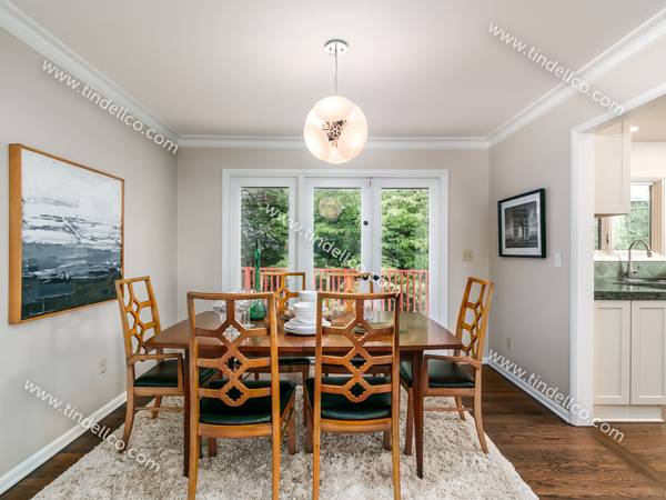 $3,995 / 3br - 2266ft2 - Light-Filled Home w/ Vaulted Ceilings, 2 Living Areas & Private Settin (Portland)63820825019137122