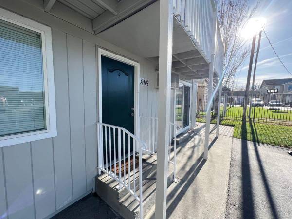 $1,650 / 3br - 1200ft2 - 2 Months Free, Reduced Rent $1599 on Select Homes! Call us today!63673518023683122