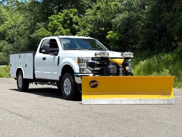 2022 Ford Super Duty F-350 Super Cab XLT Cuerpo Utilitario 4WD con Plow - $50,900 (Derry)63615472976643123