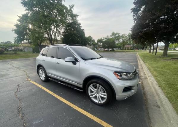 VW Touareg 2011. Título limpio - $5,900 (Palos Hills)63624839334401121