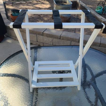 White Folding Luggage Stand 1