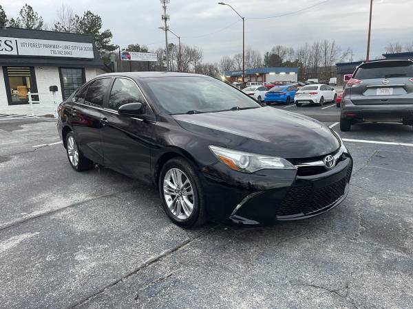 2016 Toyota Camry - $13,250 (Forest Park)63620487195393121