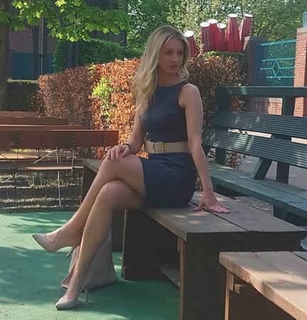 Professional Nail Care & Art Specialist 1