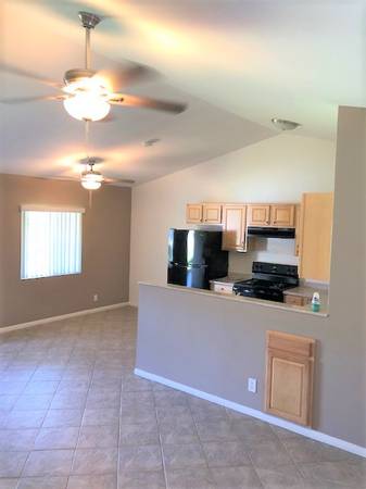 $1,395 / 1br - Cathedral City 1 Bedroom with Pool and Parking (Cathedral City, Palm Springs)63668371112579124