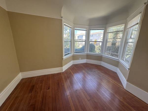 $905 / 1br - Apartamento de una habitación de lujo asequible (distrito financiero)63888990424065124